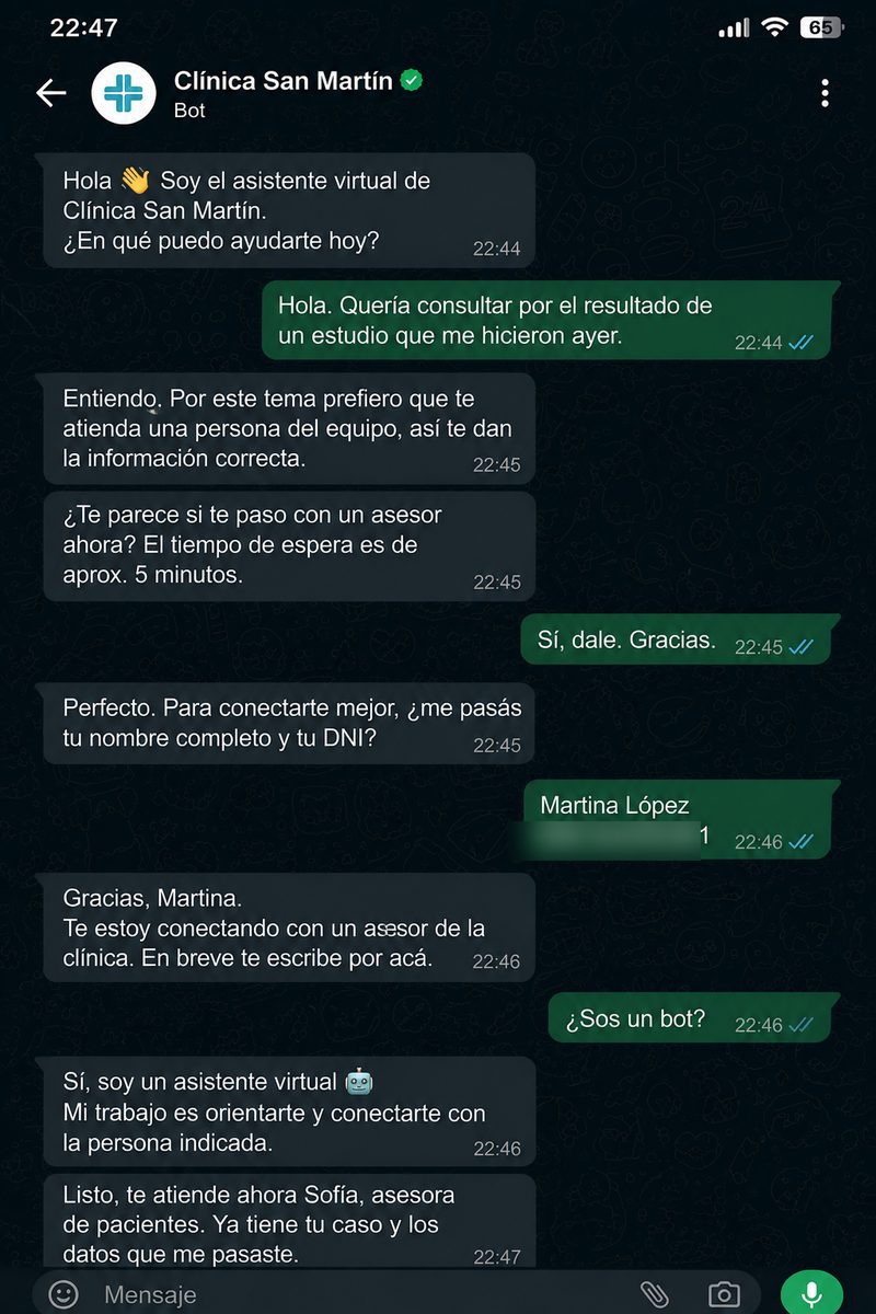 Bot de clínica derivando a una persona
